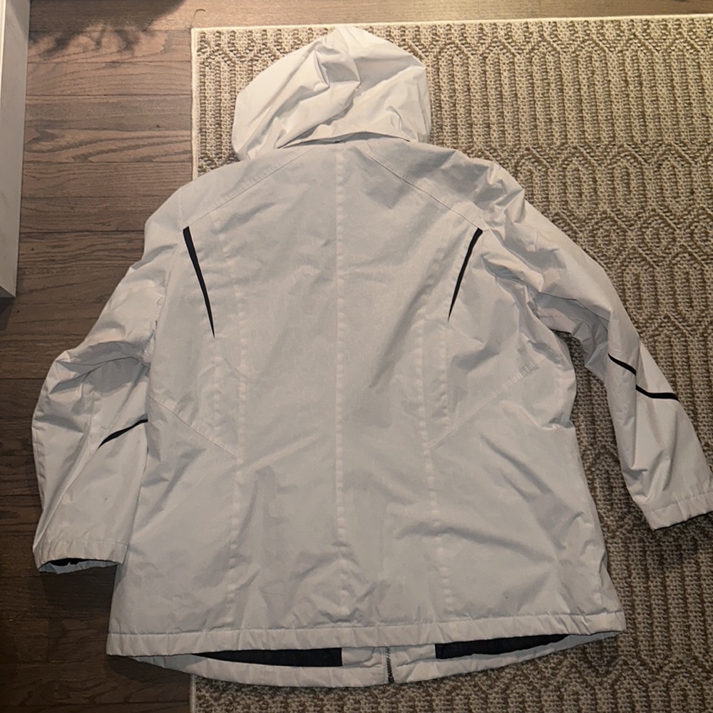 Lightweight jacket - Picture 2 of 4